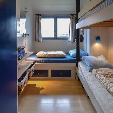 Three-bedroom Holiday In * Rødby