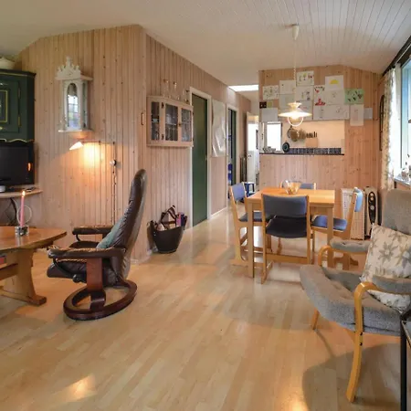 Three-bedroom Holiday In Casa vacanze *