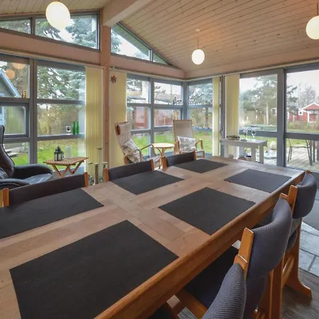 Casa vacanze Three-bedroom Holiday In Rødby