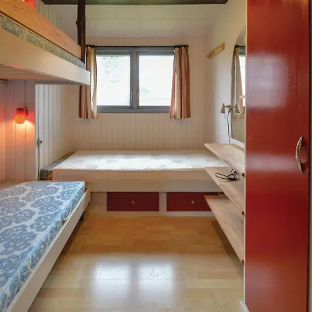 Three-bedroom Holiday In Casa vacanze