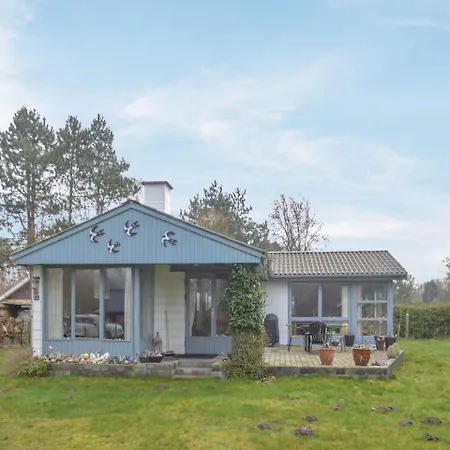 Three-bedroom Holiday In Casa vacanze
